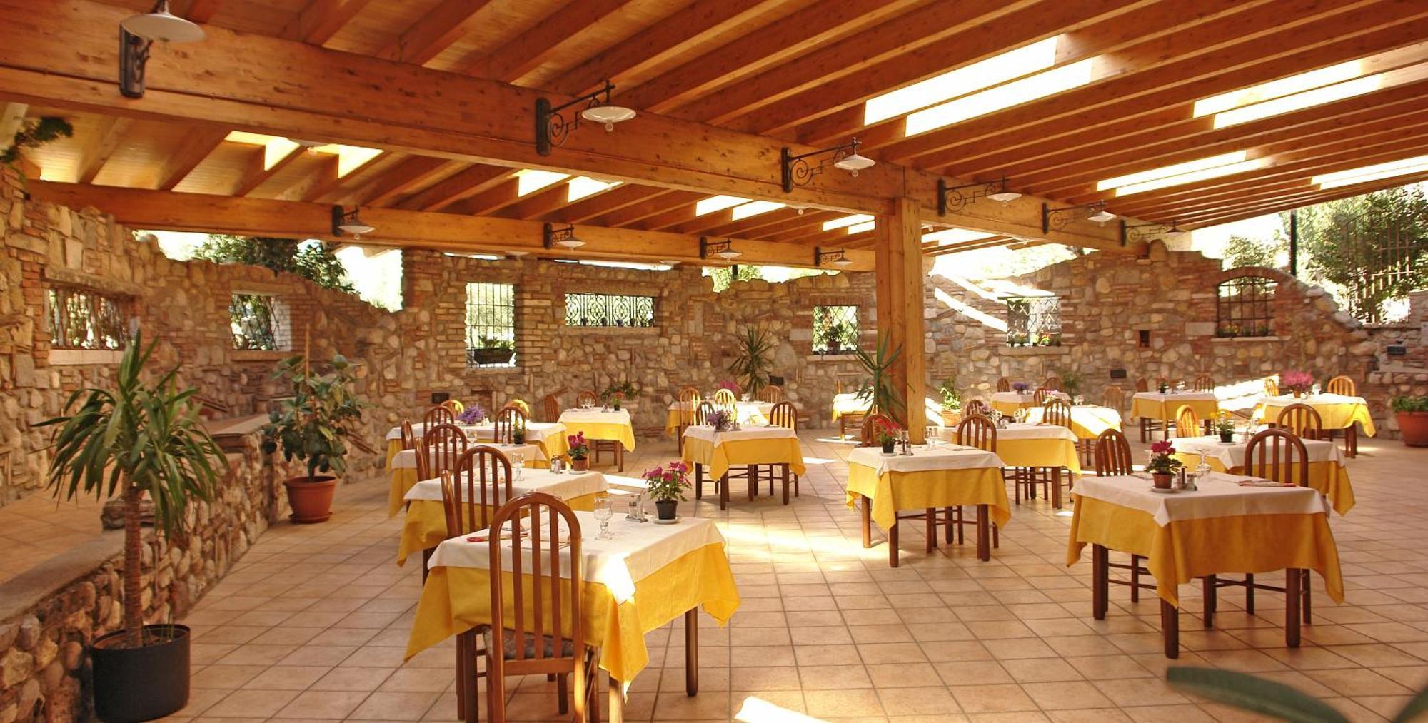 Hotel La Pergola Moniga del Garda Exterior photo